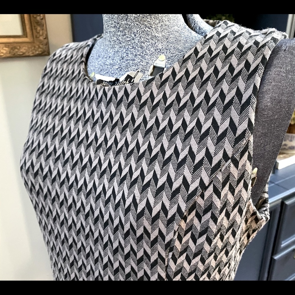 APRICOT Sz 10 Gray Black SLEEVELESS Modern Dress